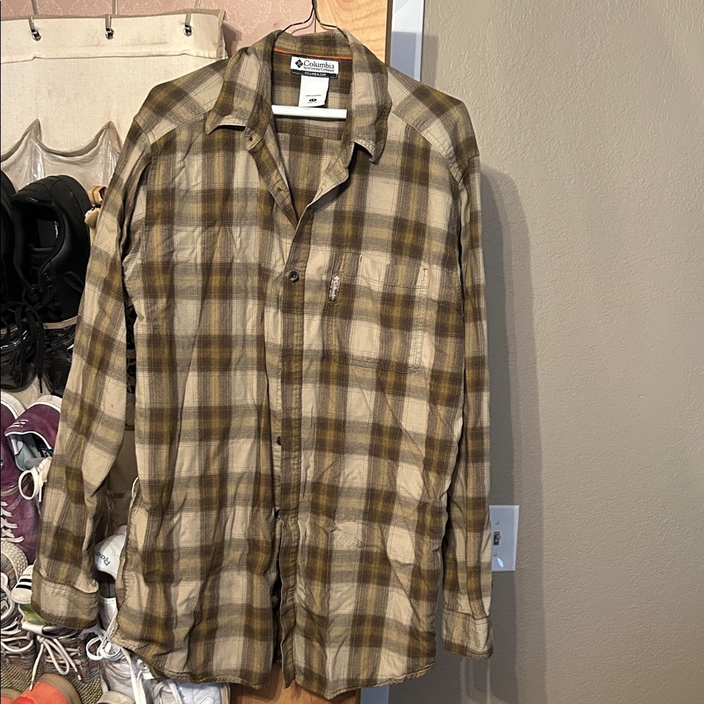 Columbia Men's Tan Plaid Long sleeve button up Shirt